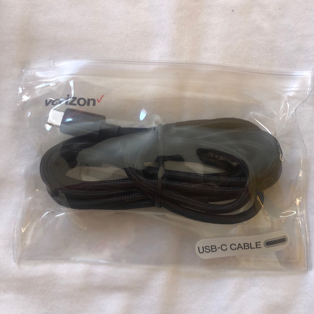 BRAND NEW USB-C Cable